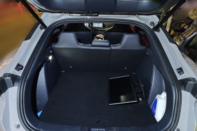 Used CHANGAN UNI-T 2020 1.5T Flagship Version Trunk