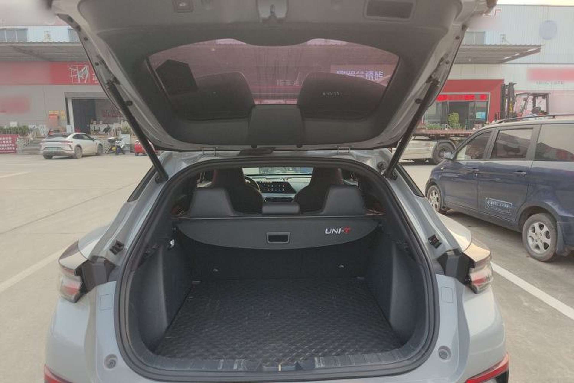 Used CHANGAN UNI-T 2020 1.5T Flagship Version Trunk