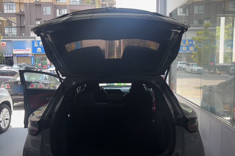 Used CHANGAN UNI-T 2020 1.5T Prestige Version Trunk