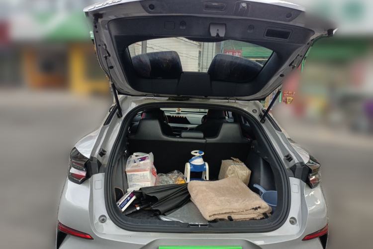 Used CHANGAN UNI-T 2020 1.5T Prestige Version Trunk