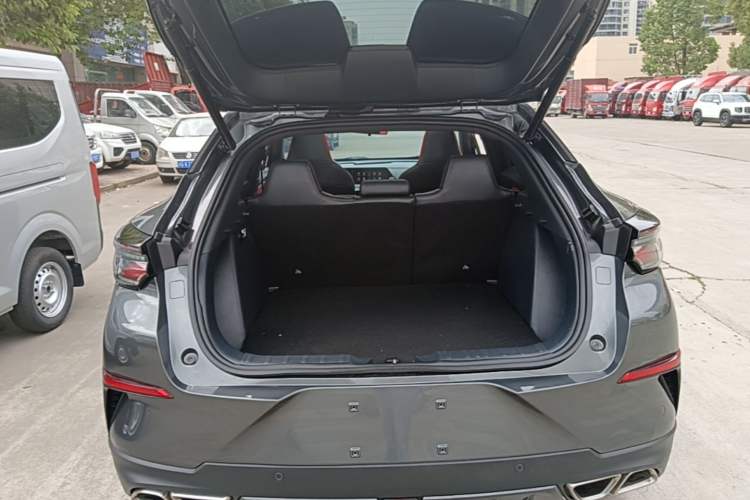 Used CHANGAN UNI-T 2020 1.5T Flagship Version Trunk