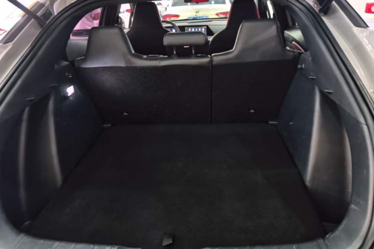 Used CHANGAN UNI-T 2020 1.5T Prestige Version Trunk