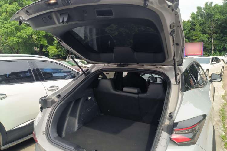 Used CHANGAN UNI-T 2020 1.5T Prestige Version Trunk