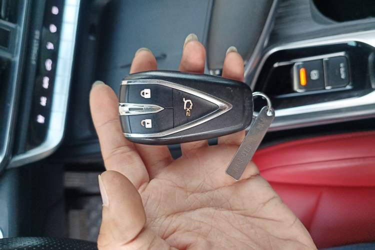 Used CHANGAN UNI-T 2020 1.5T Prestige Version Vehicle Key