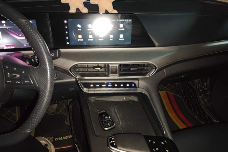 Used CHANGAN UNI-T 2020 1.5T Flagship Version Audio And AC Panel