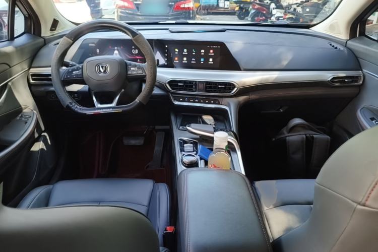 Used CHANGAN UNI-T 2020 1.5T Prestige Version Center Console