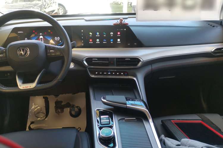 Used CHANGAN UNI-T 2020 1.5T Prestige Version Center Console