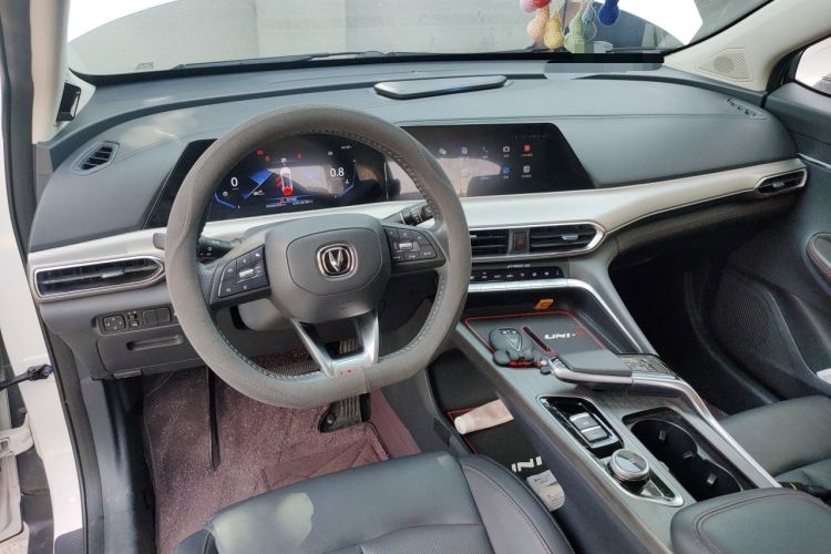 Used CHANGAN UNI-T 2020 1.5T Prestige Version Center Console