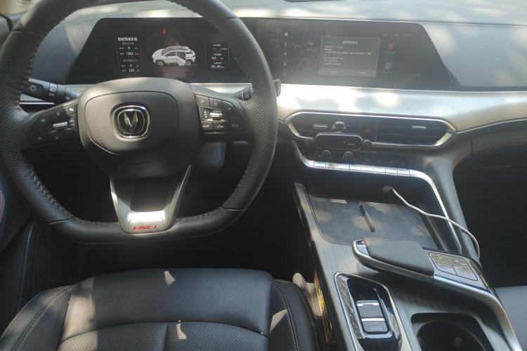 Used CHANGAN UNI-T 2020 1.5T Prestige Version Center Console