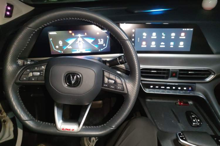 Used CHANGAN UNI-T 2020 1.5T Prestige Version Center Console