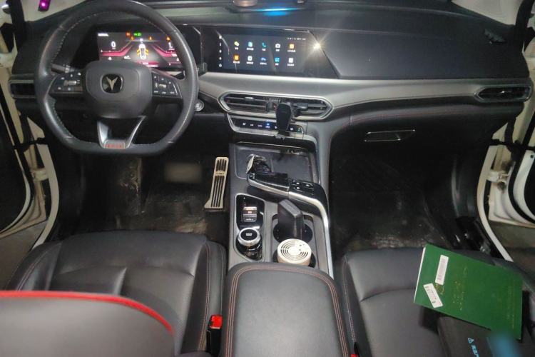 Used CHANGAN UNI-T 2020 1.5T Prestige Version Center Console