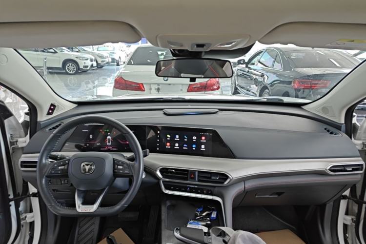 Used CHANGAN UNI-T 2020 1.5T Prestige Version Center Console