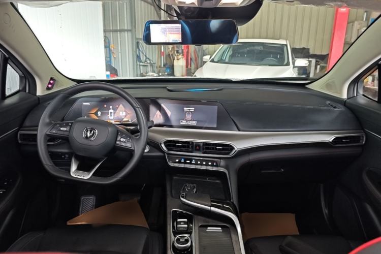 Used CHANGAN UNI-T 2020 1.5T Luxury Model Center Console