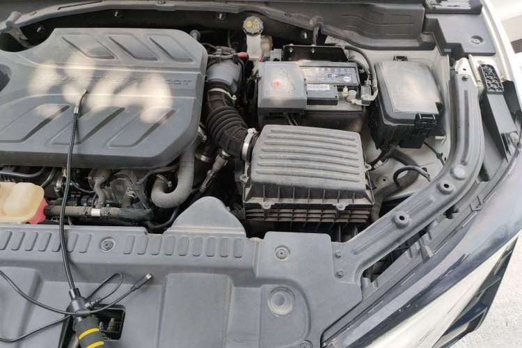 Used CHANGAN UNI-T 2020 1.5T Prestige Version Engine Bay Left