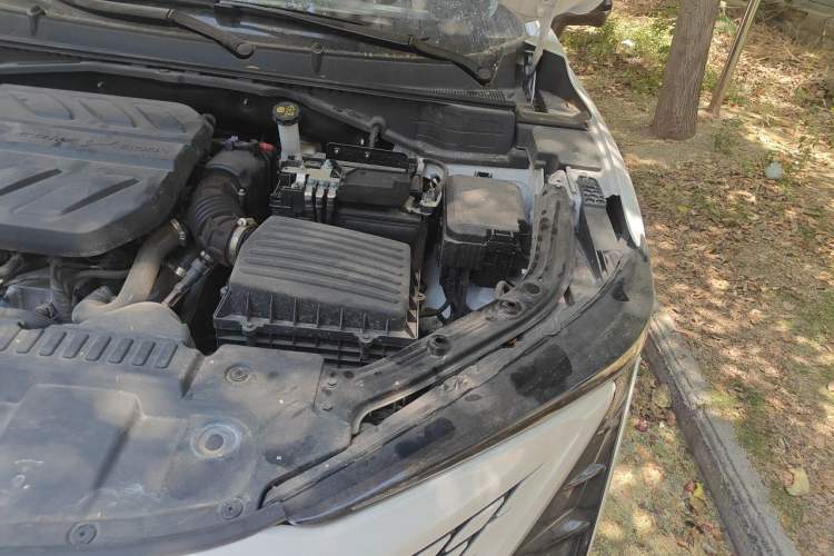 Used CHANGAN UNI-T 2020 1.5T Prestige Version Engine Bay Left