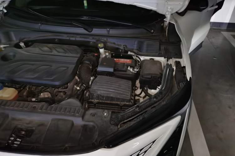 Used CHANGAN UNI-T 2020 1.5T Prestige Version Engine Bay Left