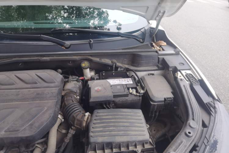 Used CHANGAN UNI-T 2020 1.5T Prestige Version Engine Bay Left