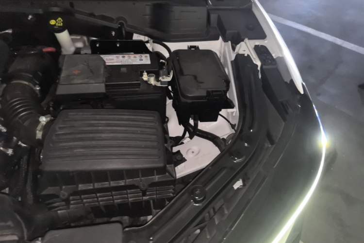 Used CHANGAN UNI-T 2020 1.5T Prestige Version Engine Bay Left