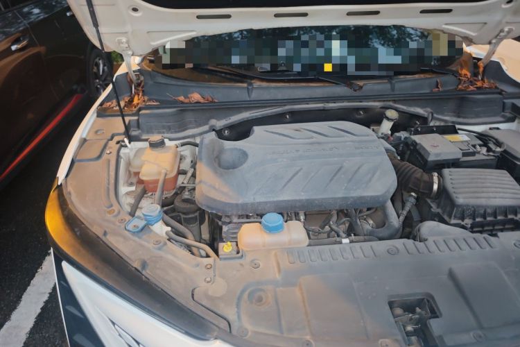 Used CHANGAN UNI-T 2020 1.5T Prestige Version Engine Bay Right