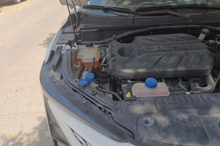 Used CHANGAN UNI-T 2020 1.5T Prestige Version Engine Bay Right