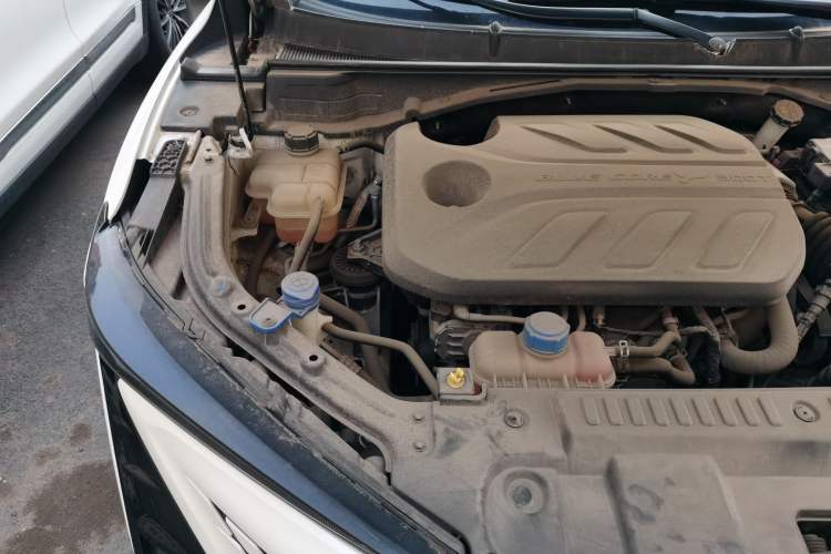 Used CHANGAN UNI-T 2020 1.5T Prestige Version Engine Bay Right
