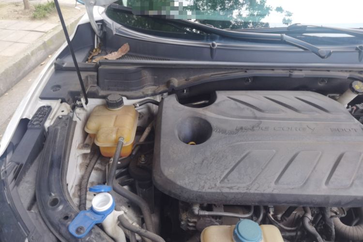 Used CHANGAN UNI-T 2020 1.5T Prestige Version Engine Bay Right