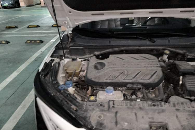 Used CHANGAN UNI-T 2020 1.5T Prestige Version Engine Bay Right