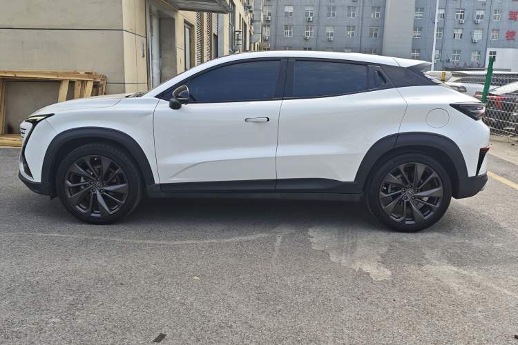 Used CHANGAN UNI-T 2020 1.5T Prestige Version Exterior 3