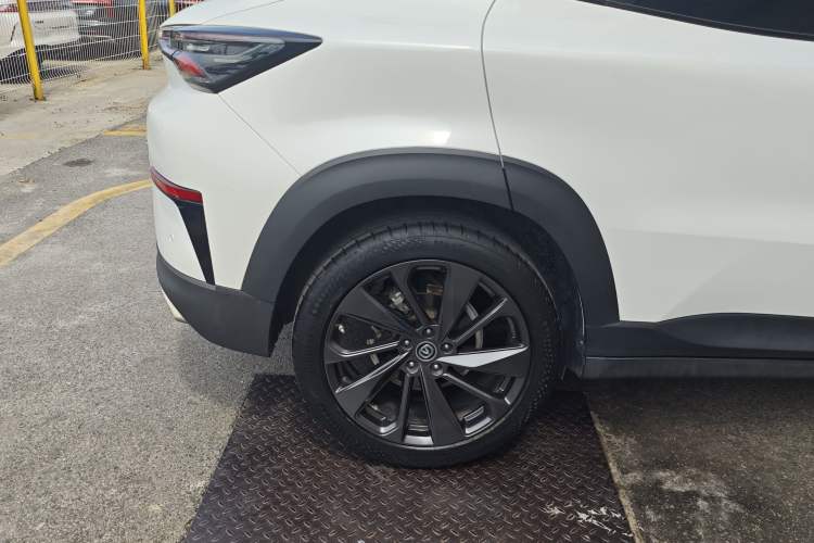 Used CHANGAN UNI-T 2020 1.5T Prestige Version Exterior 7