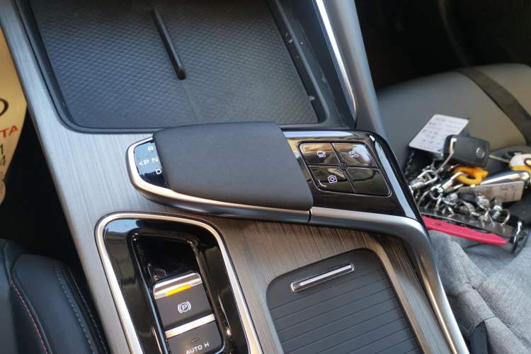Used CHANGAN UNI-T 2020 1.5T Prestige Version Gear Lever