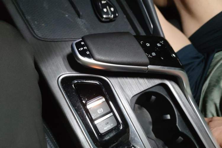 Used CHANGAN UNI-T 2020 1.5T Prestige Version Gear Lever
