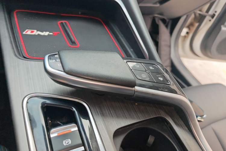 Used CHANGAN UNI-T 2020 1.5T Flagship Version Gear Lever
