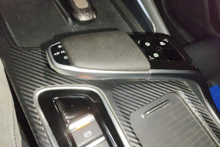 Used CHANGAN UNI-T 2020 1.5T Prestige Version Gear Lever