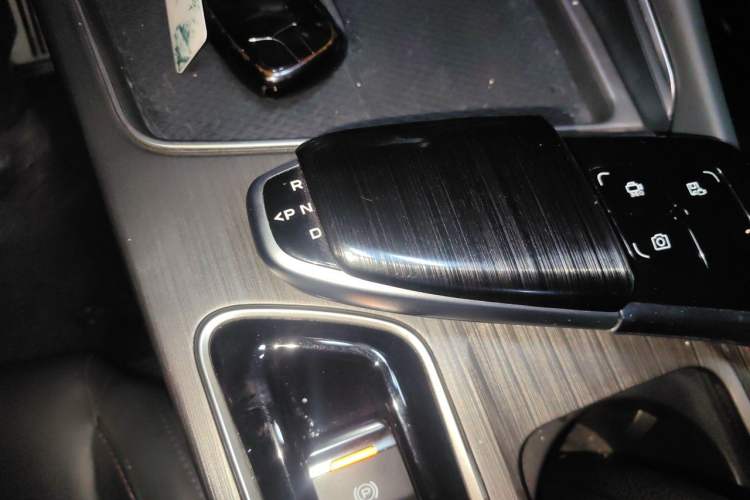 Used CHANGAN UNI-T 2020 1.5T Prestige Version Gear Lever