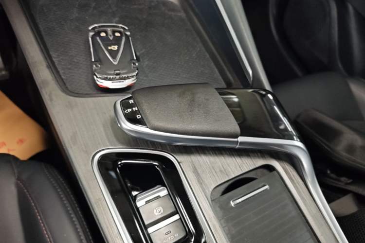 Used CHANGAN UNI-T 2020 1.5T Luxury Model Gear Lever