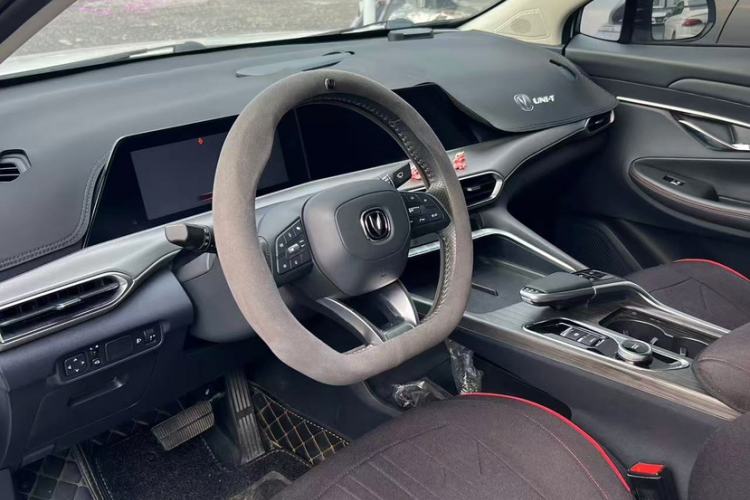 Used CHANGAN UNI-T 2020 1.5T Prestige Version Instrument Cluster