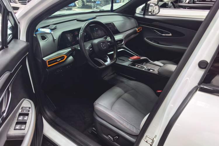 Used CHANGAN UNI-T 2020 1.5T Prestige Version Interior 1