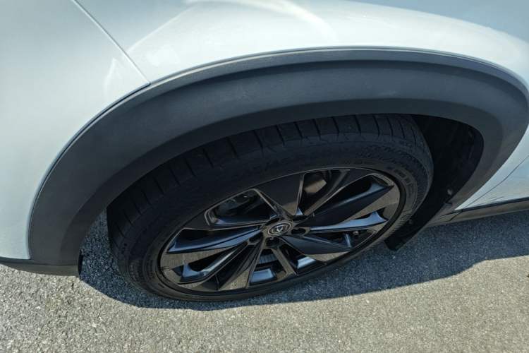 Used CHANGAN UNI-T 2020 1.5T Prestige Version Left Front Wheel Hub