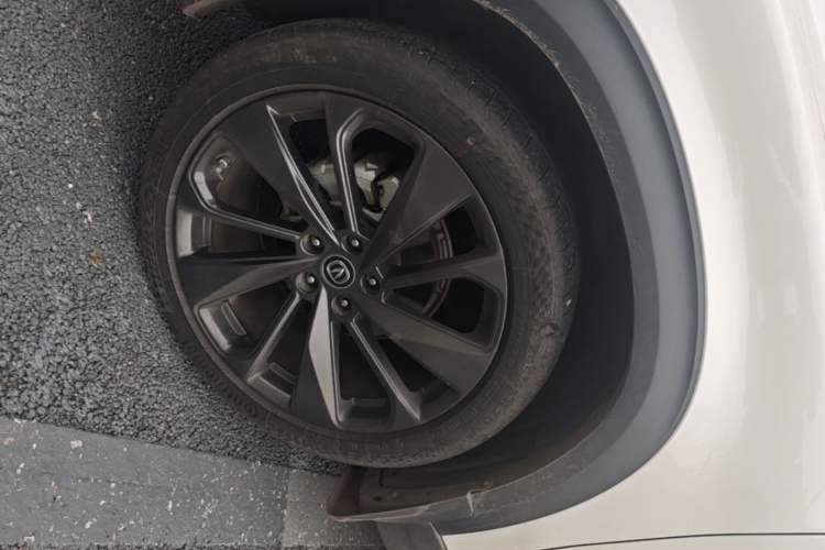 Used CHANGAN UNI-T 2020 1.5T Prestige Version Left Front Wheel Hub