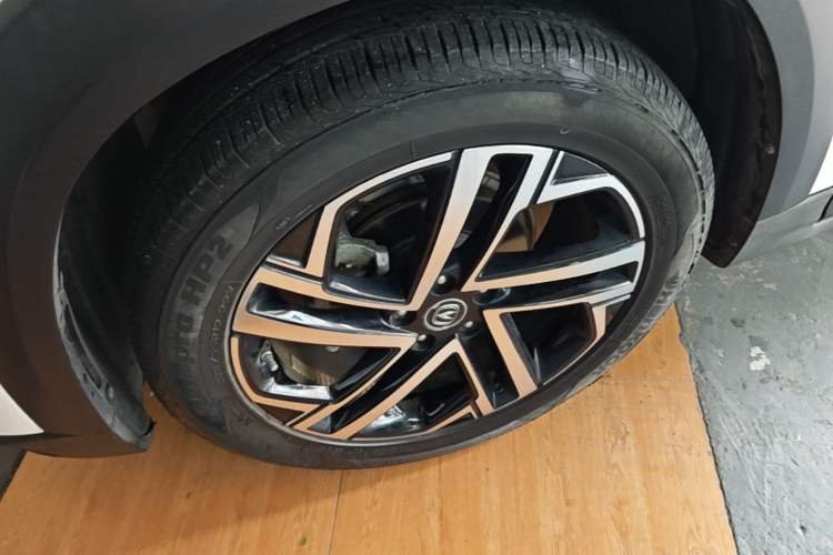 Used CHANGAN UNI-T 2020 1.5T Luxury Model Left Front Wheel Hub