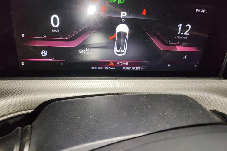 Used CHANGAN UNI-T 2020 1.5T Prestige Version Odometer Close Up