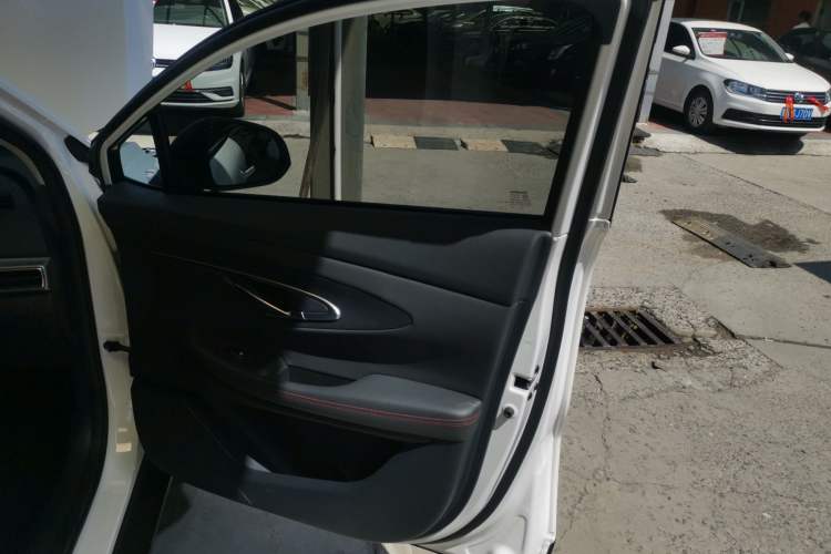 Used CHANGAN UNI-T 2020 1.5T Prestige Version Right Front Door Interior