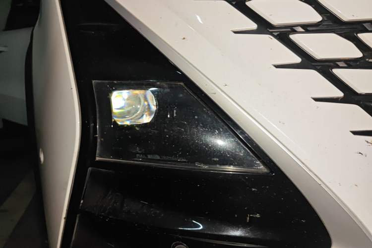 Used CHANGAN UNI-T 2020 1.5T Flagship Version Right Front Headlight