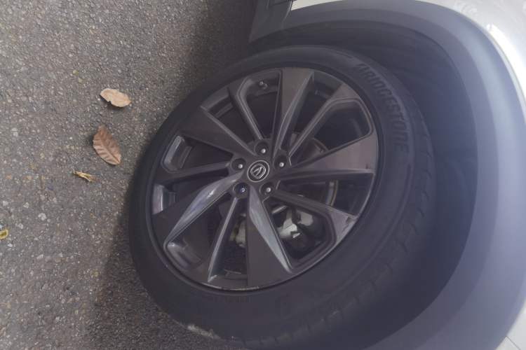 Used CHANGAN UNI-T 2020 1.5T Prestige Version Right Front Wheel Hub