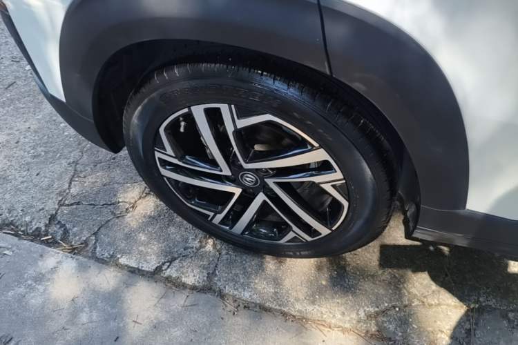 Used CHANGAN UNI-T 2020 1.5T Prestige Version Right Rear Wheel Hub