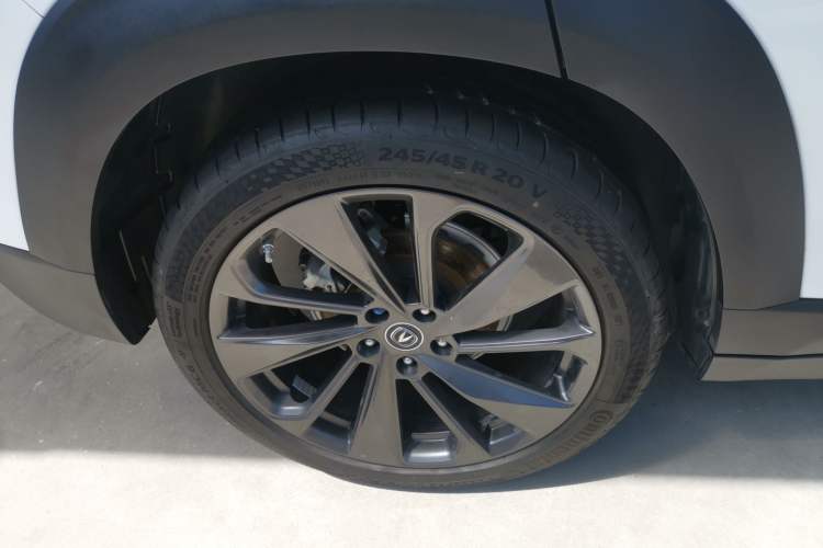 Used CHANGAN UNI-T 2020 1.5T Prestige Version Right Rear Wheel Hub