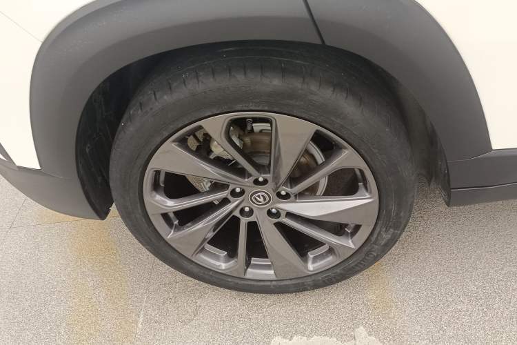 Used CHANGAN UNI-T 2020 1.5T Prestige Version Right Rear Wheel Hub