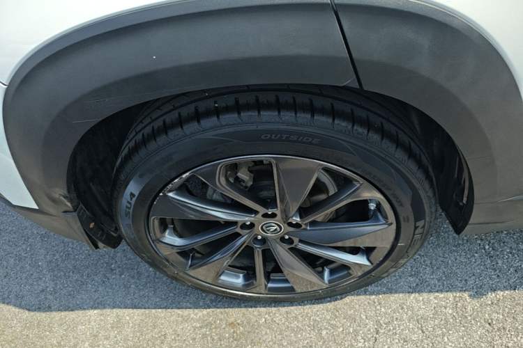 Used CHANGAN UNI-T 2020 1.5T Prestige Version Right Rear Wheel Hub