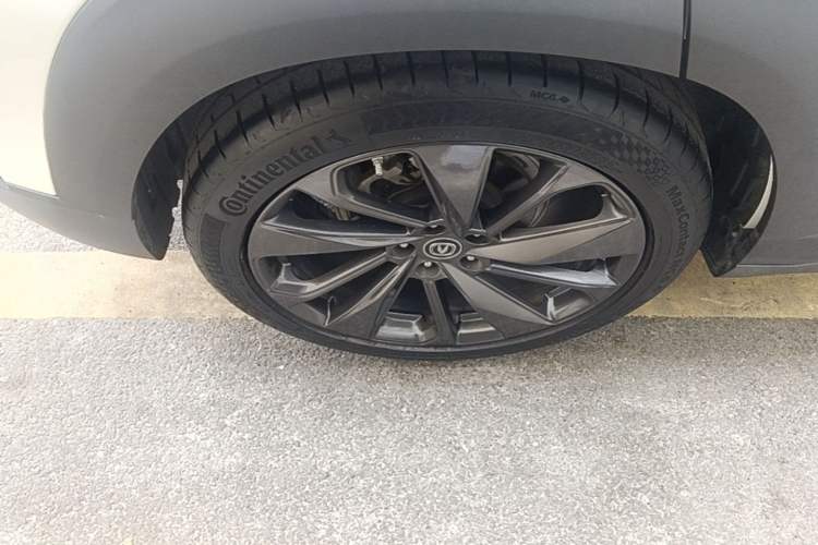 Used CHANGAN UNI-T 2020 1.5T Prestige Version Right Rear Wheel Hub