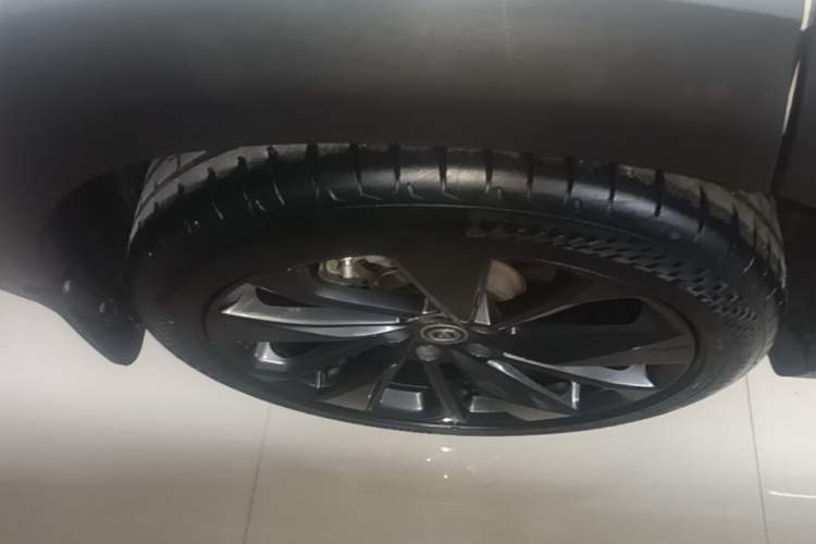 Used CHANGAN UNI-T 2020 1.5T Prestige Version Right Rear Wheel Hub